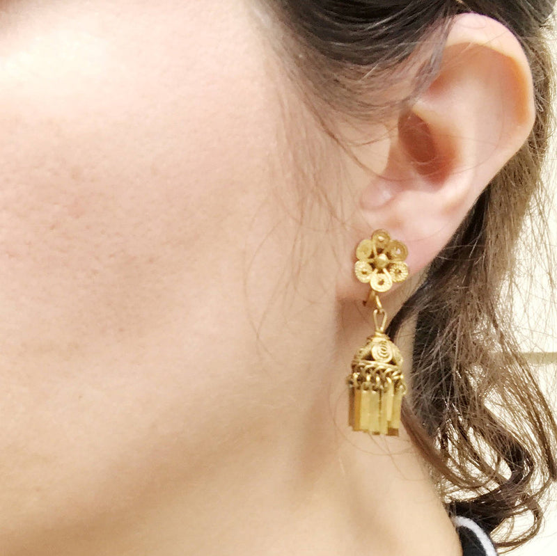 Vintage Art Deco screw back earrings | 1930's brass fringe dangle chandelier earrings | cannetille filigree flapper earrings