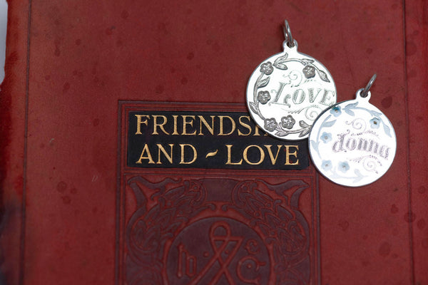 How to Honor a Loved One Who Has Died - Mourning Jewelry
