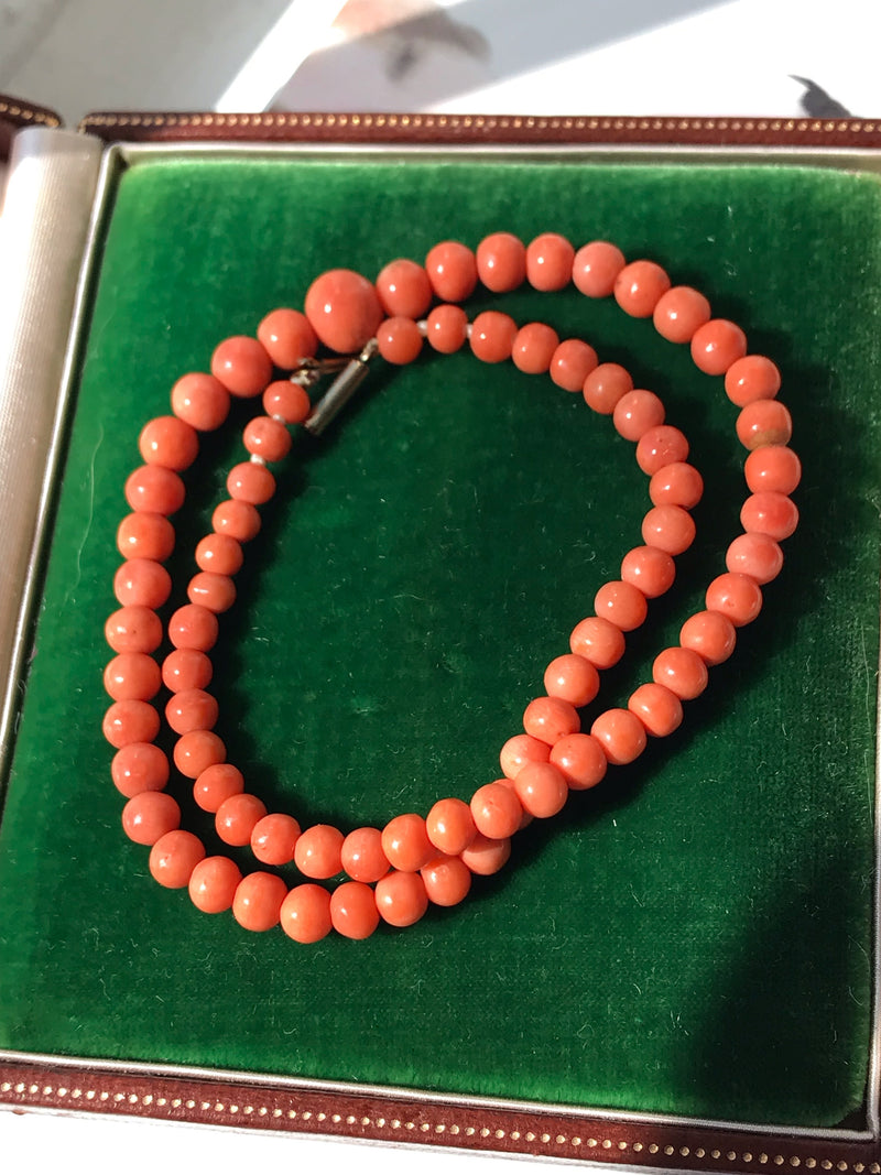 Art Deco Coral Knotted Necklace