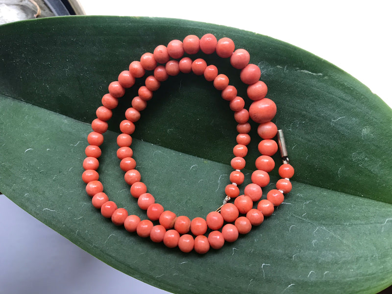 Art Deco Coral Knotted Necklace