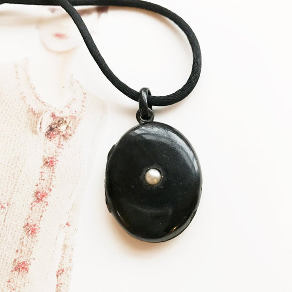 Antique Victorian mourning locket | late 1800's French mourning jewelry | black enamel and pearl locket | memento mori gothic locket