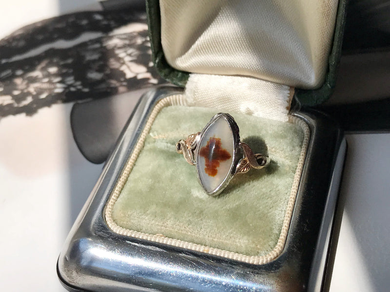 Vintage agate signet ring | 1940's Art Deco navette marquise banded agate stone ring | cream and brown stone silver gold filled | size 5 3/4