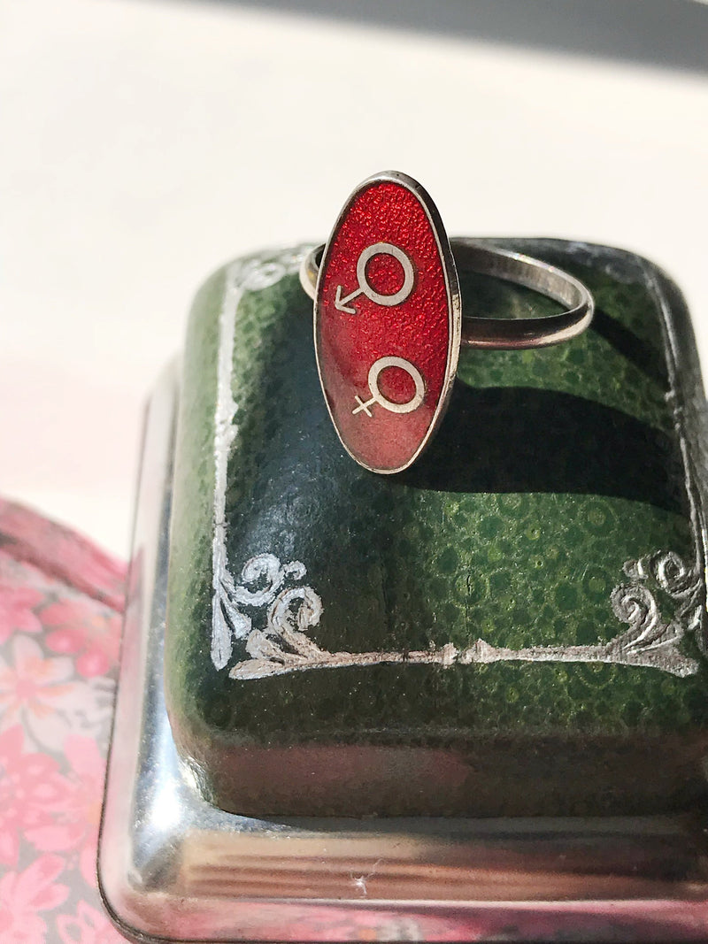 Vintage enamel man woman mars venus ring | oval red statement ring | 1970's hippie bohemian sexual identity political ring | size 6 1/4
