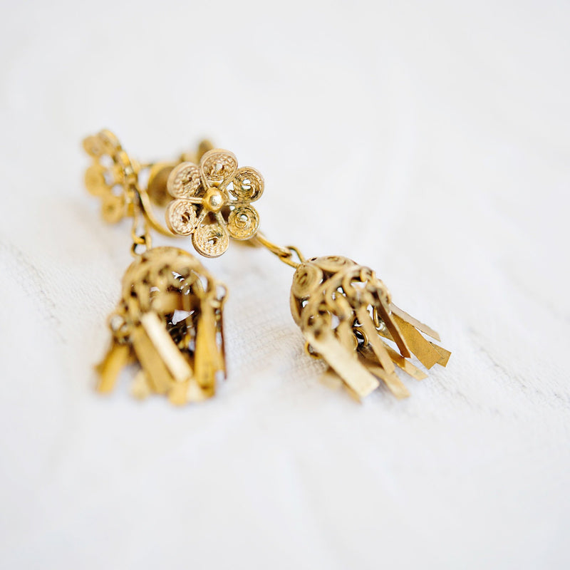 Vintage Art Deco screw back earrings | 1930's brass fringe dangle chandelier earrings | cannetille filigree flapper earrings