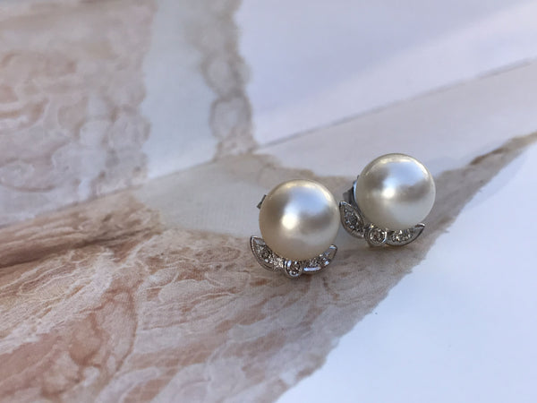 The 12 Days Gift Guide - Day 2 - Gifts for Loves